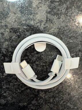 Apple offical USB-C to USB-C Cable